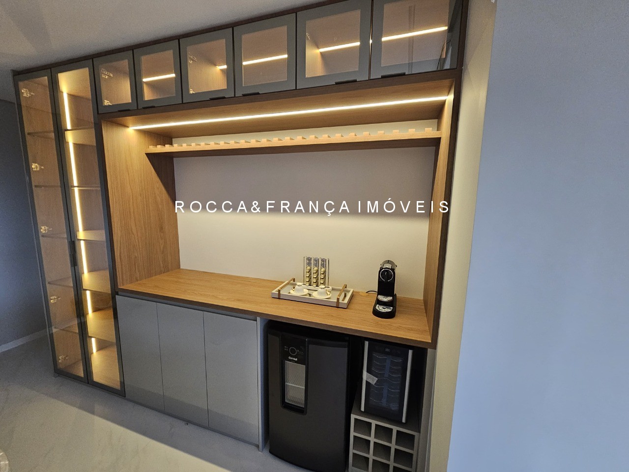 Apartamento à venda com 3 quartos, 186m² - Foto 10