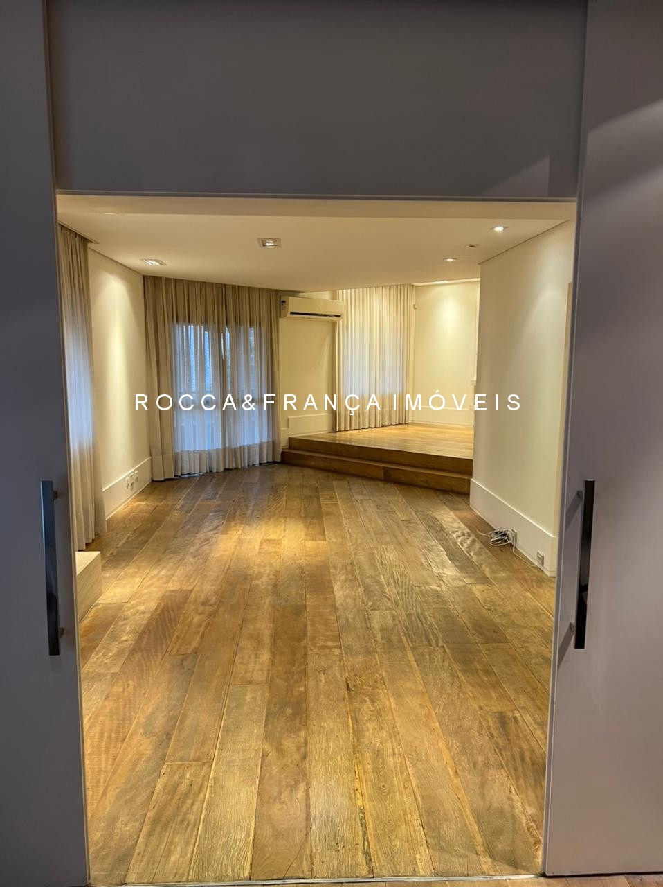 Apartamento, 3 quartos, 217 m² - Foto 2