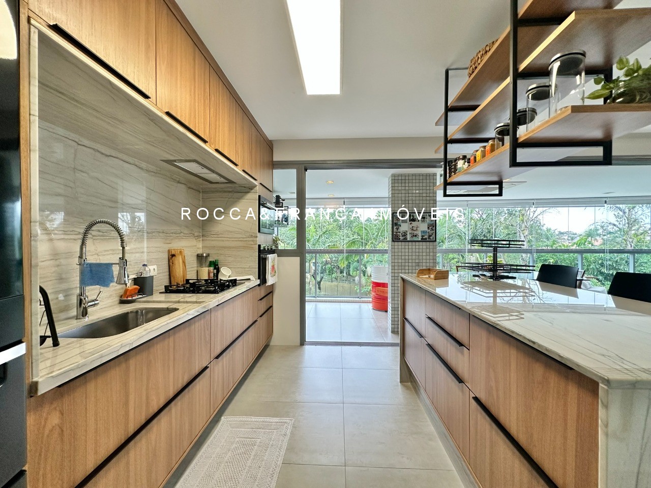 Apartamento à venda com 3 quartos, 174m² - Foto 11