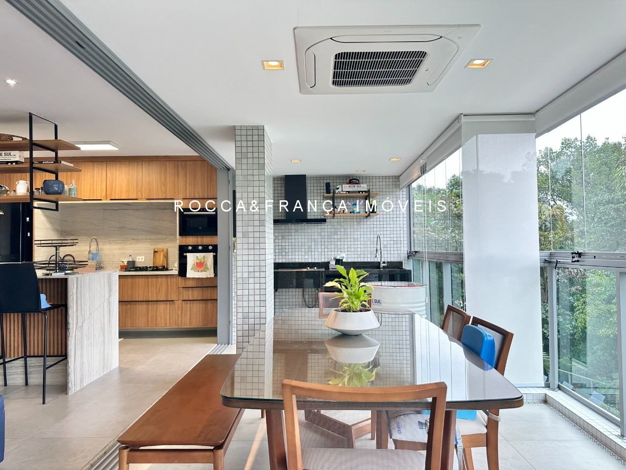 Apartamento à venda com 3 quartos, 174m² - Foto 3