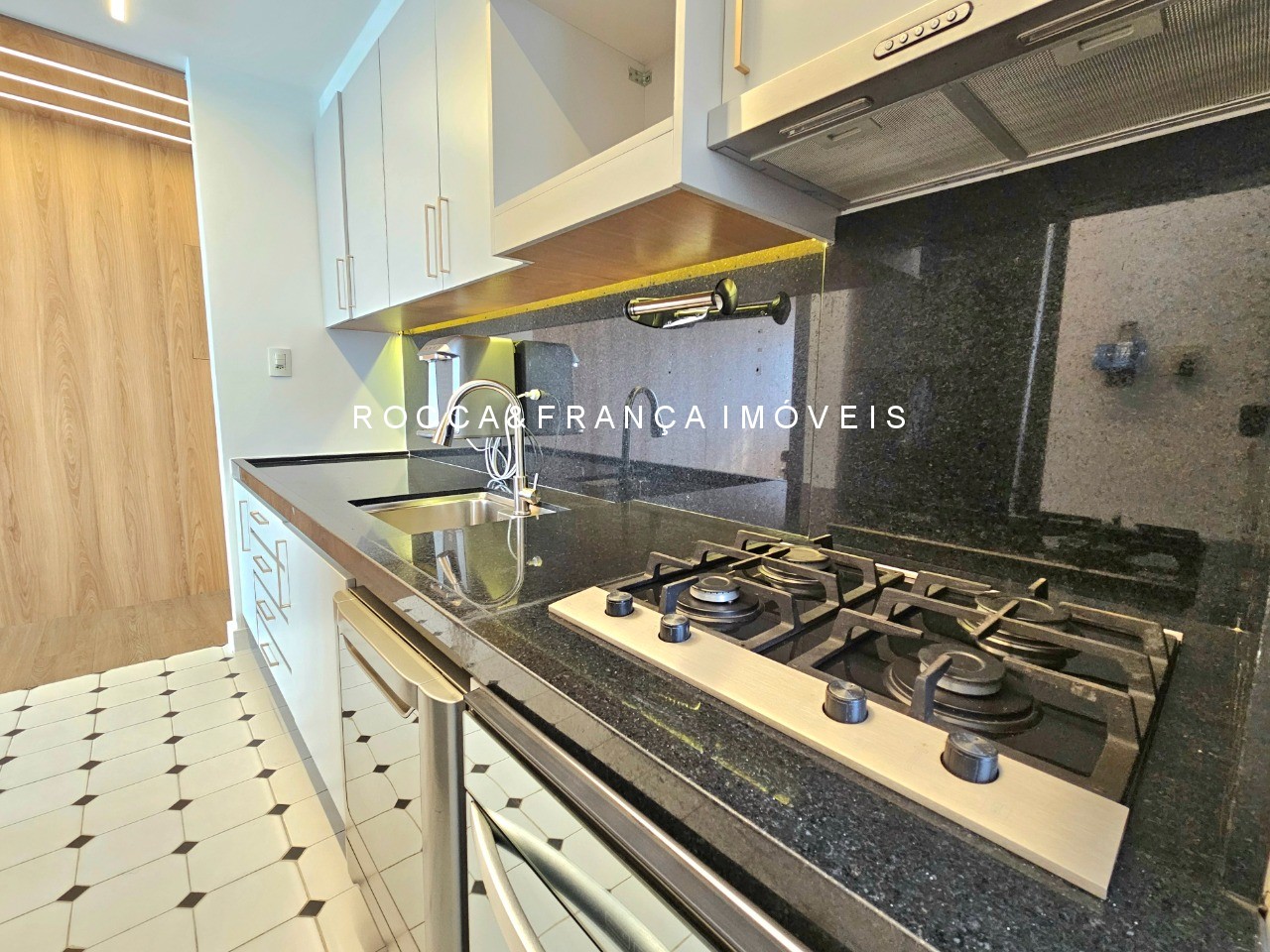 Cobertura à venda e aluguel com 2 quartos, 118m² - Foto 38