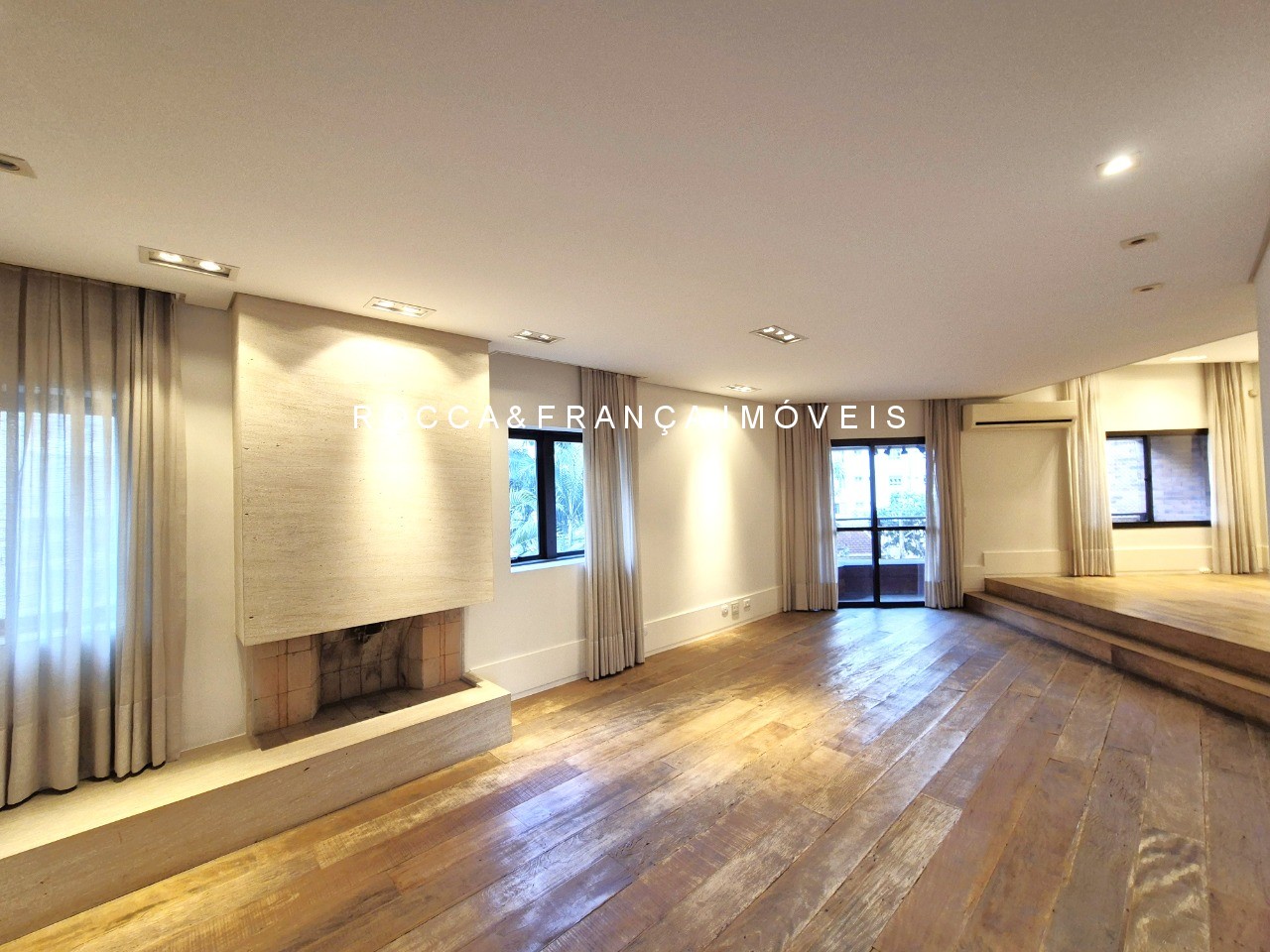 Apartamento, 3 quartos, 217 m² - Foto 1