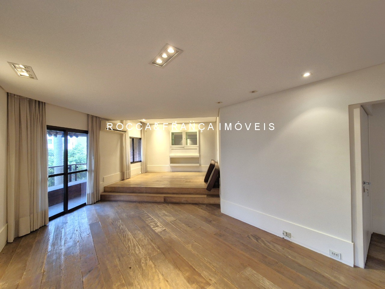 Apartamento, 3 quartos, 217 m² - Foto 2