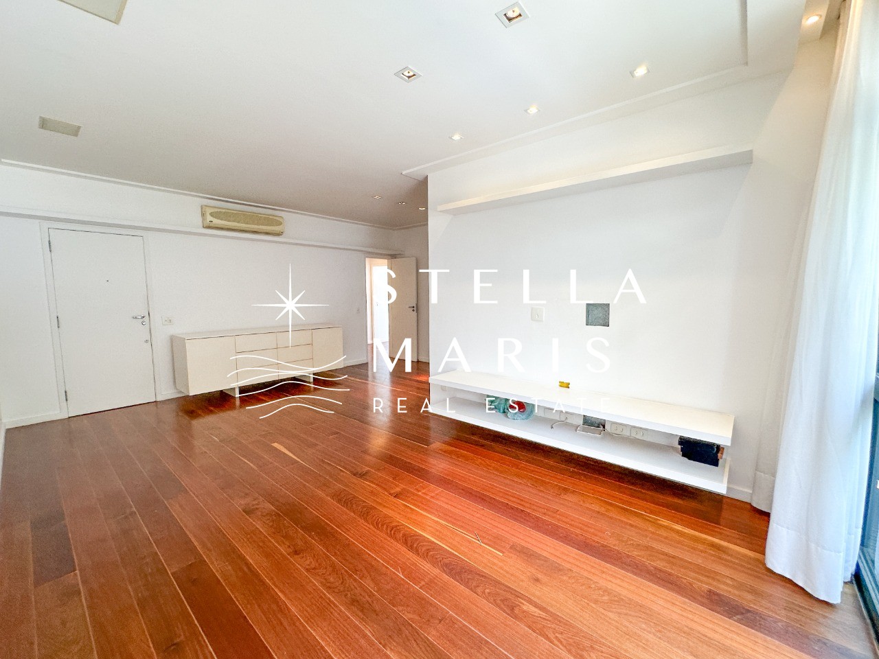 Apartamento à venda com 3 quartos, 125m² - Foto 2