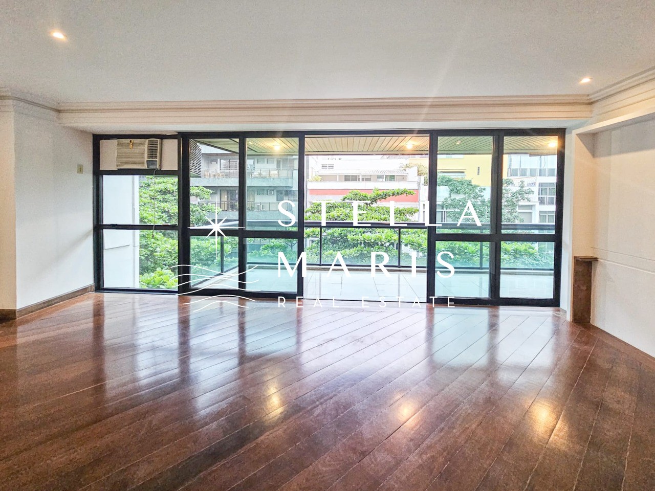 Apartamento para alugar com 3 quartos, 136m² - Foto 2