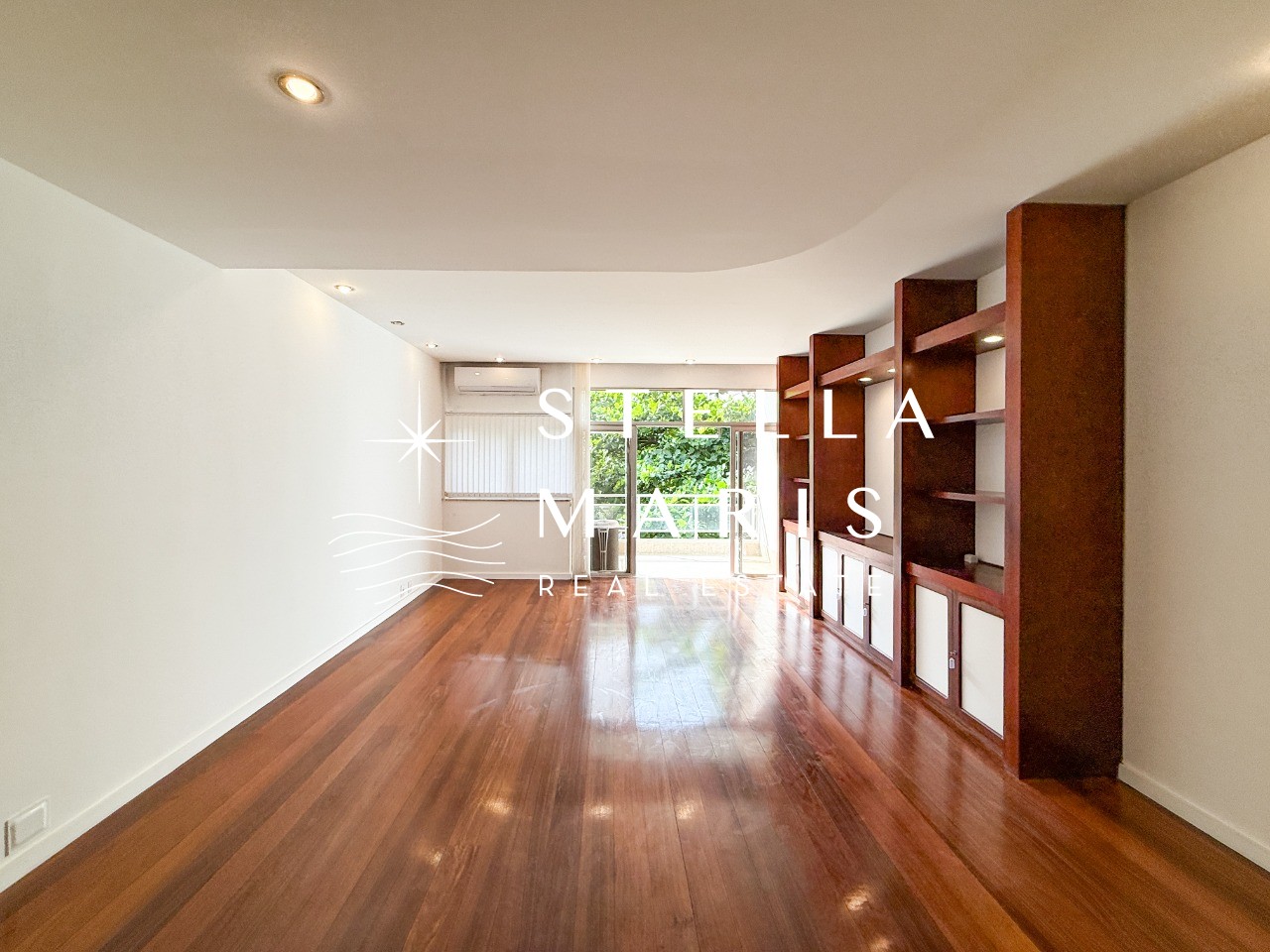 Apartamento para alugar com 4 quartos, 170m² - Foto 1