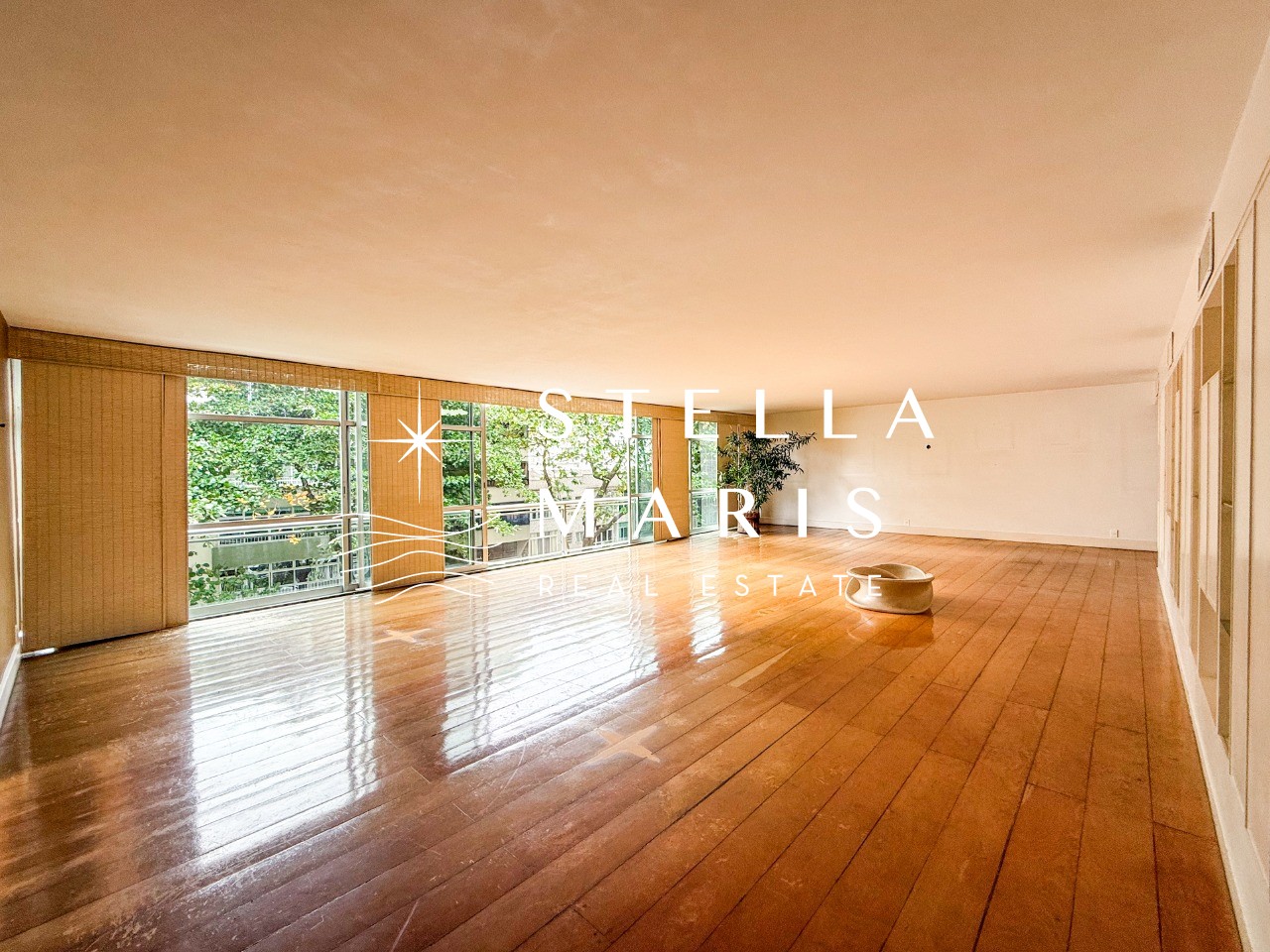 Apartamento à venda com 4 quartos, 297m² - Foto 1