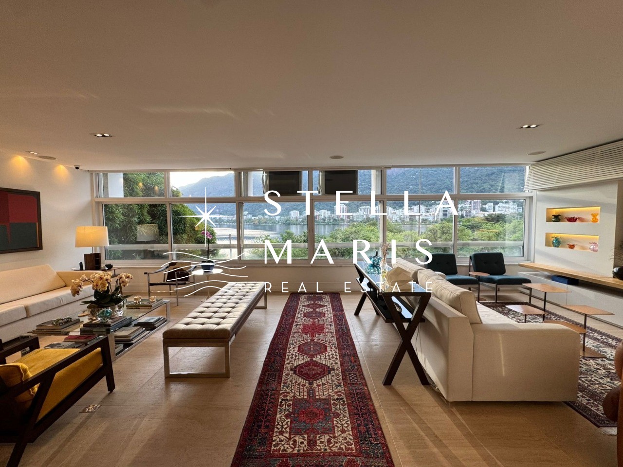 Apartamento à venda com 4 quartos, 210m² - Foto 2