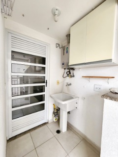 Apartamento à venda com 2 quartos, 63m² - Foto 4