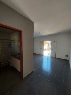 Casa à venda com 3 quartos, 170m² - Foto 2