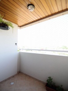 Apartamento à venda com 3 quartos, 72m² - Foto 2