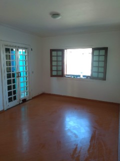 Casa para alugar com 4 quartos, 200m² - Foto 16