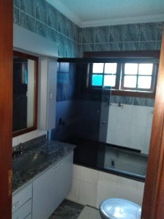 Casa para alugar com 4 quartos, 200m² - Foto 10