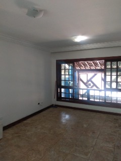 Casa para alugar com 4 quartos, 200m² - Foto 25