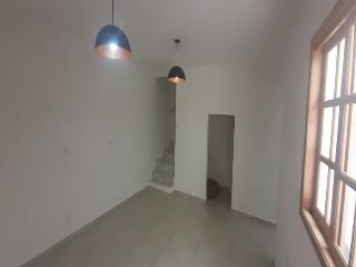 Casa à venda com 3 quartos, 250m² - Foto 3