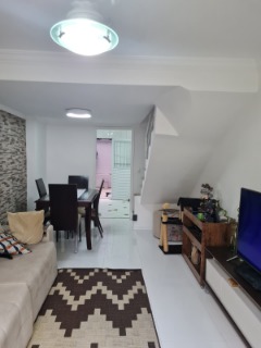 Casa à venda com 3 quartos, 90m² - Foto 2