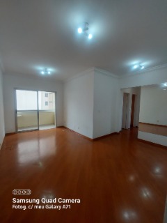 Apartamento à venda com 3 quartos, 70m² - Foto 1