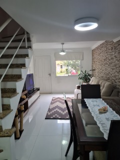 Casa à venda com 3 quartos, 90m² - Foto 1