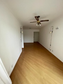 Apartamento à venda com 2 quartos, 65m² - Foto 2