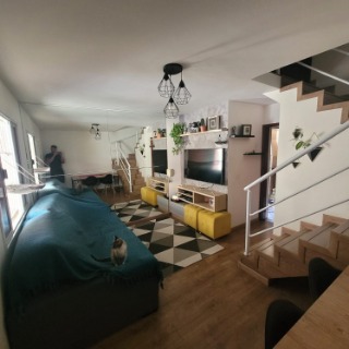 Casa à venda com 2 quartos, 105m² - Foto 1