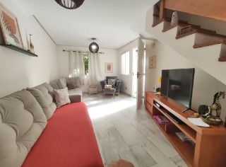 Casa à venda com 4 quartos, 165m² - Foto 2