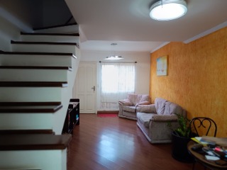 Casa à venda com 4 quartos, 120m² - Foto 1