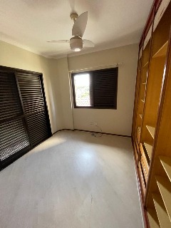 Apartamento à venda com 3 quartos, 130m² - Foto 11