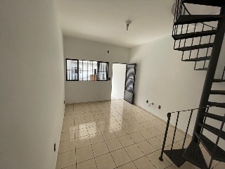 Sobrado à venda com 2 quartos, 115m² - Foto 1