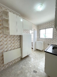 Apartamento à venda com 2 quartos, 68m² - Foto 4