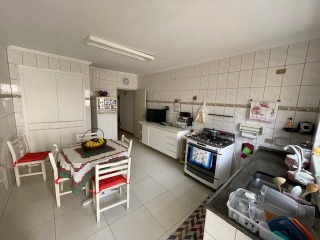 Casa à venda com 2 quartos, 172m² - Foto 12