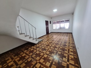 Casa à venda com 3 quartos, 165m² - Foto 1