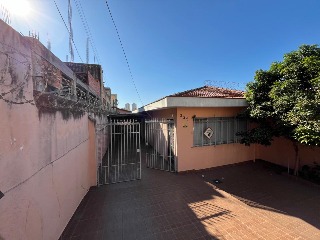 Casa à venda com 3 quartos, 125m² - Foto 1