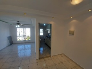 Apartamento à venda com 2 quartos, 64m² - Foto 2