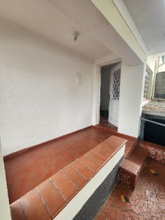 Casa para alugar com 2 quartos, 130m² - Foto 17