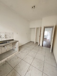 Casa para alugar com 2 quartos, 130m² - Foto 9