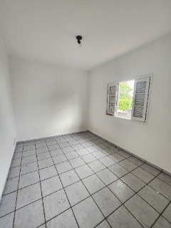 Casa para alugar com 2 quartos, 130m² - Foto 12