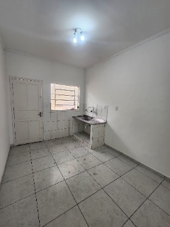 Casa para alugar com 2 quartos, 130m² - Foto 8