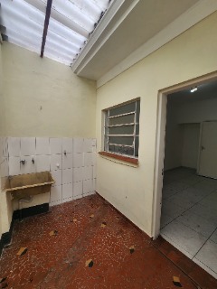 Casa para alugar com 2 quartos, 130m² - Foto 7