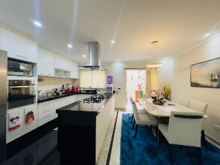 Sobrado à venda com 3 quartos, 280m² - Foto 1