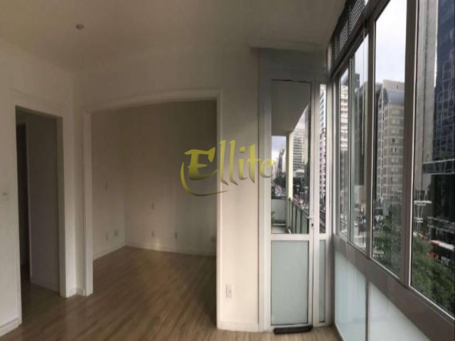 Conjunto Comercial-Sala à venda e aluguel com 1 quarto, 150m² - Foto 1