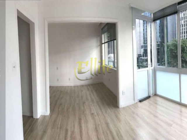 Conjunto Comercial-Sala à venda e aluguel com 1 quarto, 150m² - Foto 3