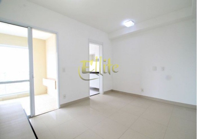 Apartamento para alugar com 2 quartos, 65m² - Foto 4