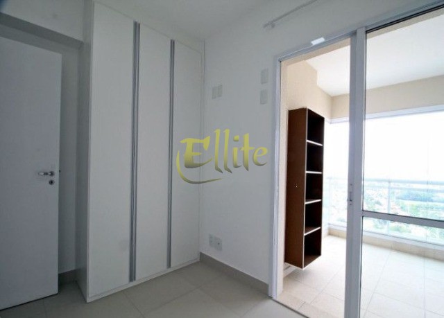 Apartamento para alugar com 2 quartos, 65m² - Foto 12