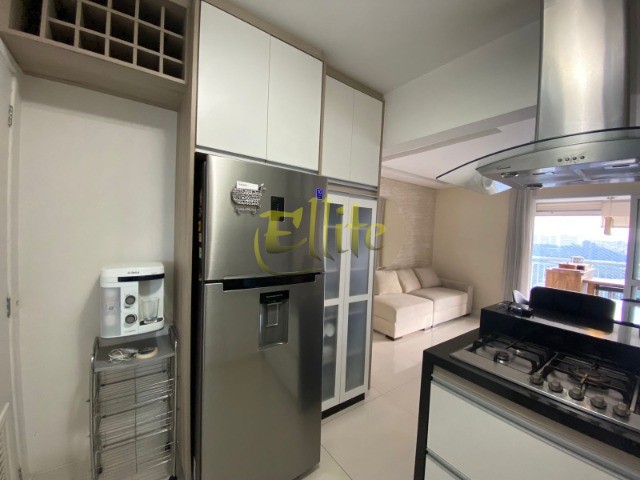 Apartamento à venda com 3 quartos, 117m² - Foto 9