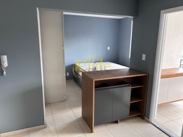 Apartamento para alugar com 1 quarto, 37m² - Foto 13