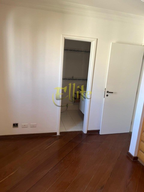 Apartamento para alugar com 4 quartos, 240m² - Foto 11