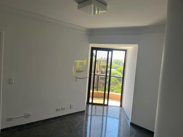 Apartamento para alugar com 4 quartos, 240m² - Foto 3