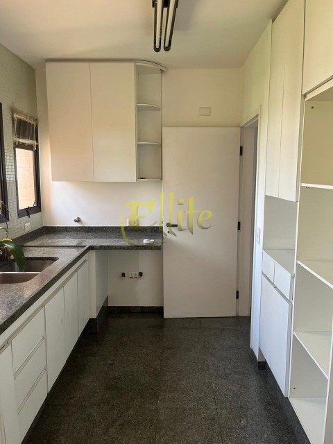 Apartamento para alugar com 4 quartos, 240m² - Foto 6