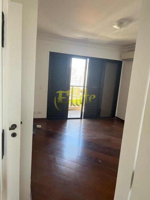 Apartamento para alugar com 4 quartos, 240m² - Foto 10