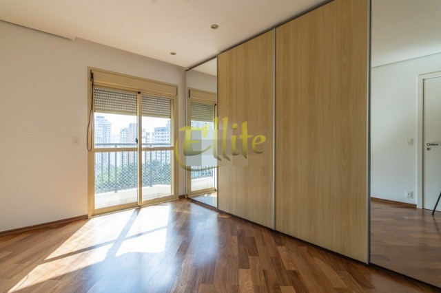 Apartamento à venda e aluguel com 3 quartos, 130m² - Foto 16